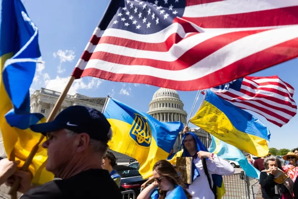 Понад 100 тисяч українців у США можуть втратити TPS: Білий дім розглядає незвичний сценарій